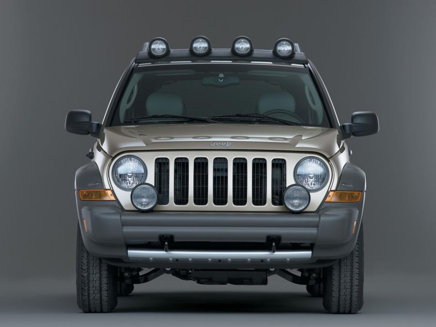  Jeep Liberty Renegade 2004 года  (фото 16 из 18)